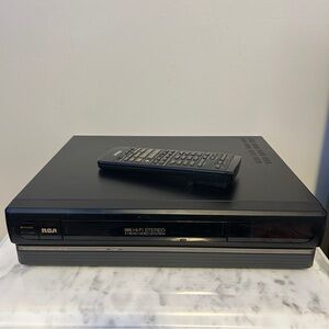RCA Black VHS VCR with Remote (Not Working For Parts)